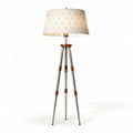 Vloerlamp met houten details en geometrisch stoffen lampenkap 40 x 40 x 150cm
